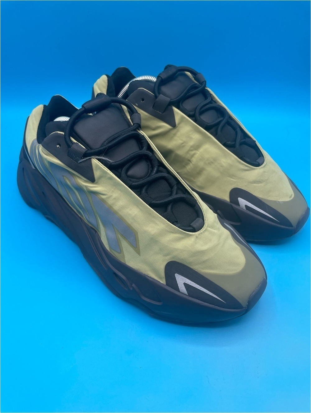 Adidas Yeezy Boost 700 MNVN Resin